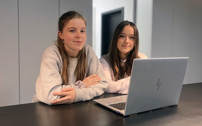 Sarah A. und Hannah V. – Ausbildung Industriekauffrau